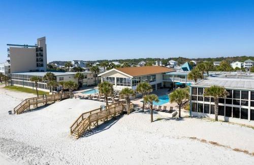 Litchfield by the Sea Apartment | Waves and Breezes 1st Floor Resort View King Room