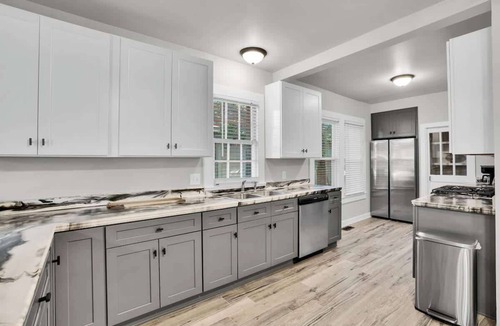 Rosewood House | WB Stadium & USC - Renovated, Screened Porch, King