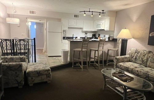 North Forest Beach Resort | Week 14 Gorgeous 1-bedroom Seacrest Surf and Raquet Club HHI