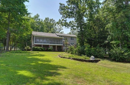 Ridgeway House | Well-appointed 5-bedroom, 5 bathroom house on gorgeous Lake Wateree with AC