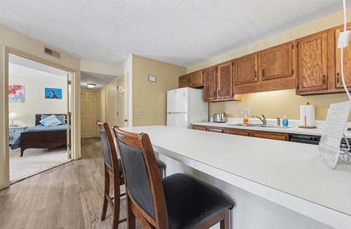 Greensboro Condo | Went n Wild 5 Minutes Aquatic Center Coliseum A&T University 10 Minutes