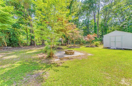 Whiteville House | Whiteville Home w/Fire Pit Near Lake Waccamaw!