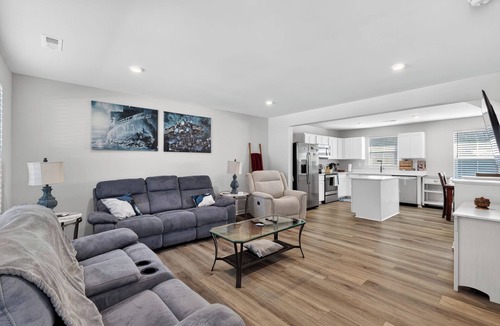 Paw Creek House | Wonderful 3-bedroom townhome in vibrant Charlotte suburb minutes from highways