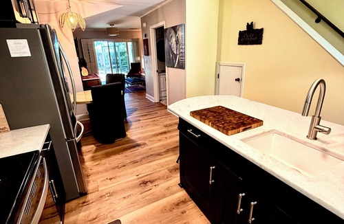Charleston House | World of Charleston: Quiet & Cozy Townhome Close to Historic DT & Folly Beach!