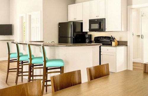 Ocean Drive Cottage | Wyndham at The Cottages - 4BR Suite - Sleeps 14 - Resort Pools, & Beach Access