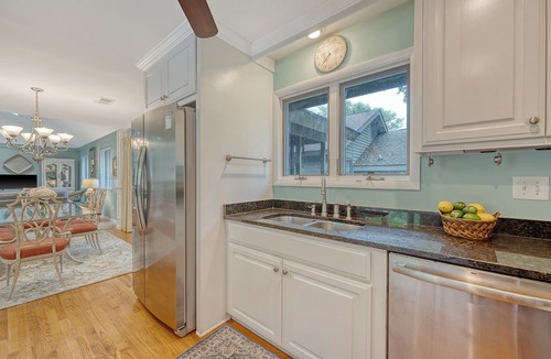 West Beach Cottage | Yards to the beach, charming cottage