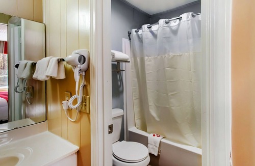 Ridgeland Hotel | Your Home Away From Home! 3 Great Units, Free Parking, Near Old House Plantation