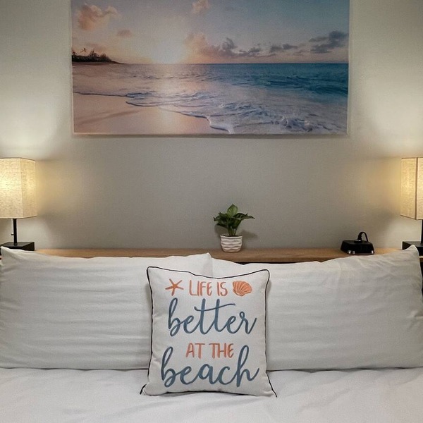 #101 Ocean Inn 2 Bedroom 1.5 Bath Modern Favorite