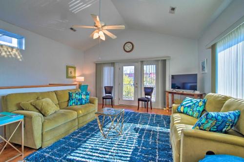 1/2 Mi to Riverwalk! Historic Dtwn Southport Condo in Southport