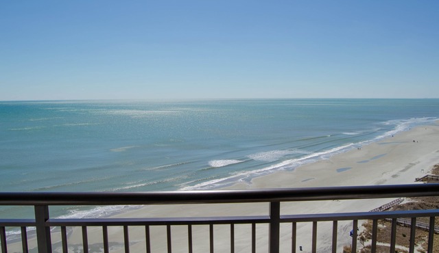 1 Bedroom Oceanfront Suite w/Amazing View + Official On-Site Rental Privileges