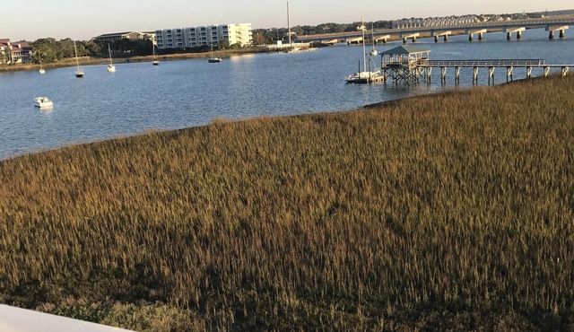 118 Waters Edge~ Beautiful River View~ 3bd/3ba~ Community Pool