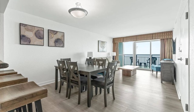 1BR Oceanfront, Floor 16, Bay View Resort, Pool, 6 Guests, Downtown Myrtle Beach