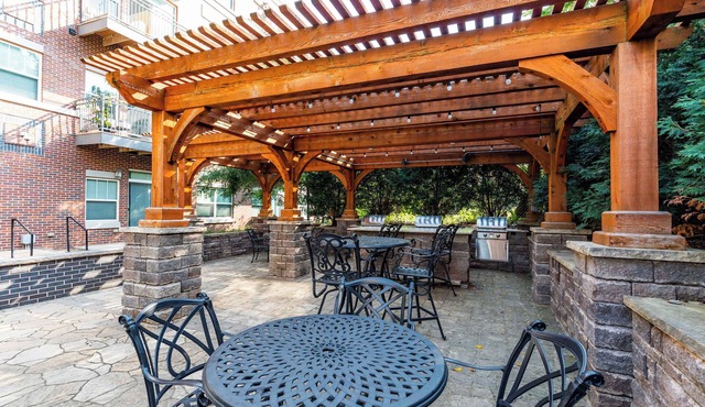 2 Bedroom 2 Bath Apartment Park Free Near Mayo! in Rochester