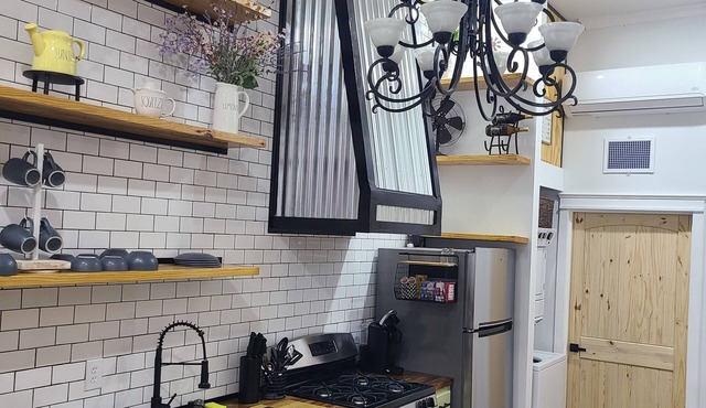 2-bedroom apartment in terrific McColl with cool AC