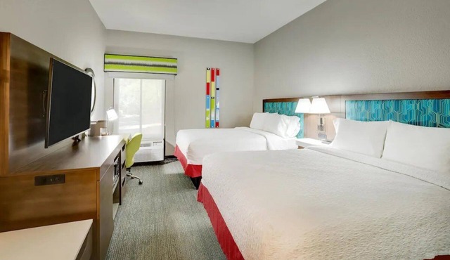 2 Efficient Rooms for Families Visiting Port Royal – 6.3 Miles | Pet-Friendly
