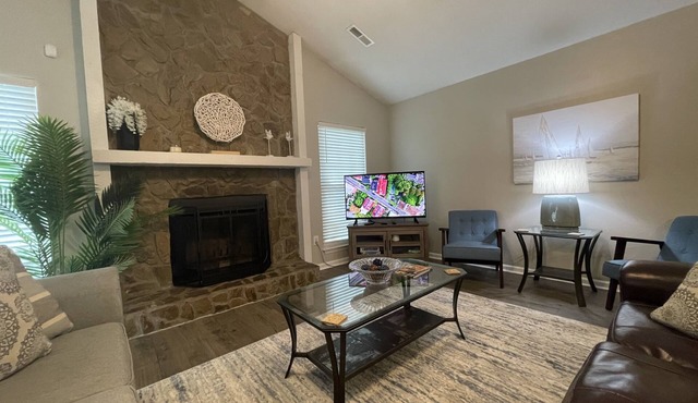 2 King Suites Hot Tub Fire Pit Air Hockey 2