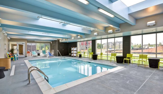 2 Units | Modern Rock Hill Suite w/Fireplace Lounge, Pool & Kitchen
