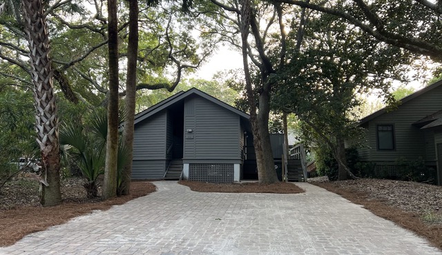 2BR 2BA Oceanwoods Cottage, Short Walk to the Beach and Park