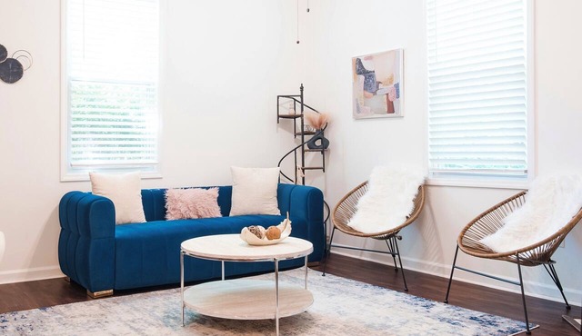 2BR Chic Duplex - Firepit - Perfect for Travel in Savannah