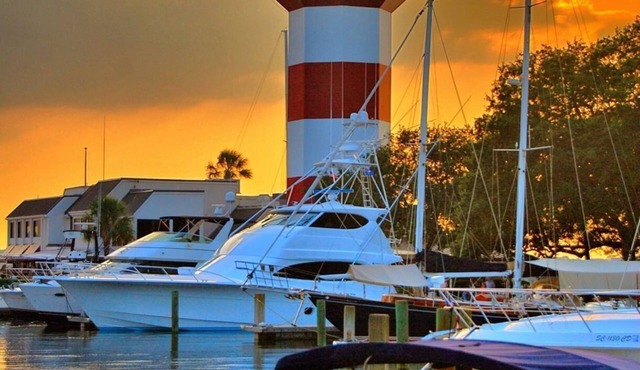 3 Bdrm Waterfront Villa in Harbour Town- Relax to the sounds of the Calibogue