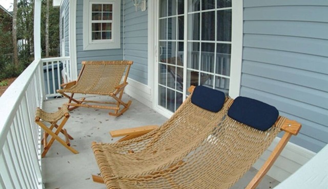 3 Bedroom Cottage with covered parking