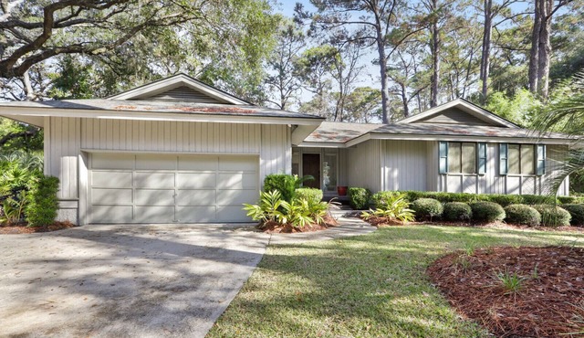 3 BR/3BA Home + Plus a Bonus BR- Fenced W/Private Pool