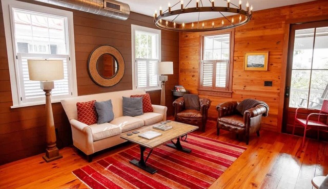3BR Family Retreat | EV Charging, Porch & Parking | Walk to MUSC | Charleston