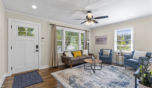 3BR Near Swamp Rabbit Trail Fenced Yard Pet-Friendly 7 Min to Downtown in Greenville