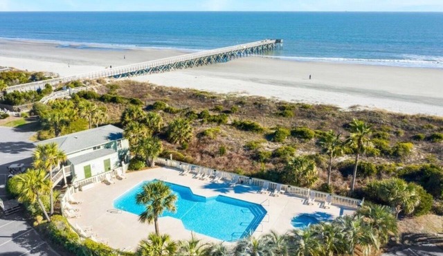3rd Floor Oceanfront Condo! Breathtaking Ocean Views, Community Pool & Pier!