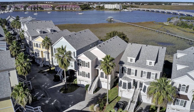 4 Bed Townhouse with Fantastic Location and River Views!