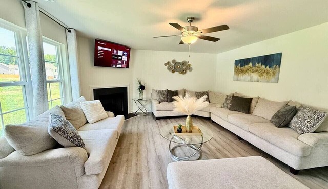 5 bedroom spacious in quiet neighborhood