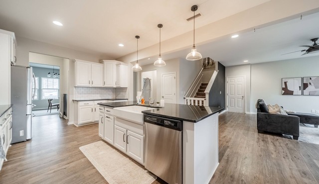 5 Beds| Spectrum Center | Bank of America Stadium