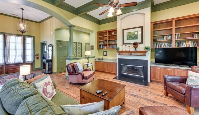 5 Mi to Old Town Bluffton: Cottage w/Patio
