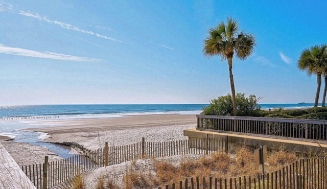 650 Feet to the Beach! Arcadian Shores Townhome