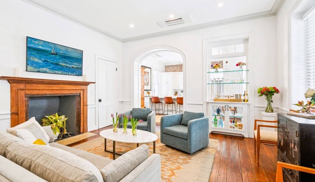 6A at StPhilipSquare, One Block to King, Classic Charleston Comfort
