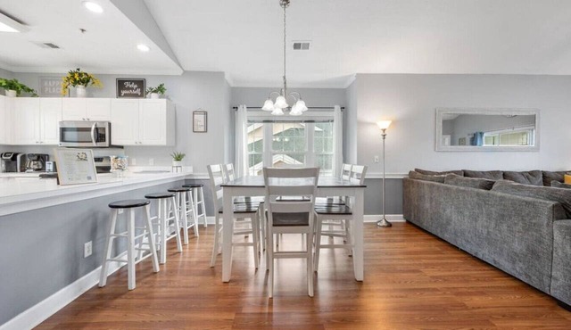 8 Min to Beach, Pool, Balcony, Steps to Fun!