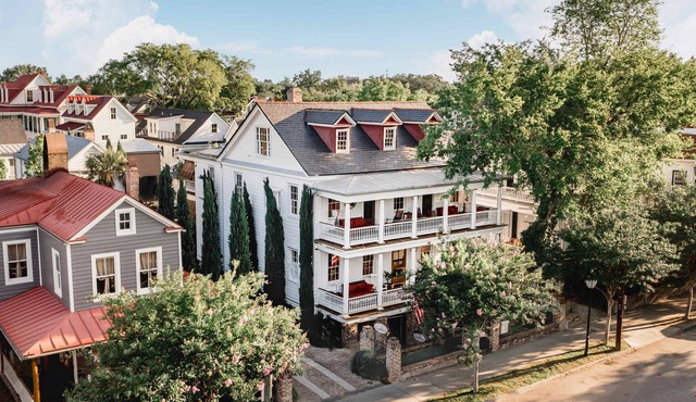 9BR Antebellum Mansion | Sleeps 16 Downtown Charleston