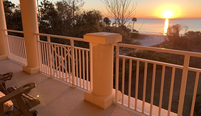 A Piece of Heaven: Oceanfront 3 BR/3 bath villa - FREE golf cart!