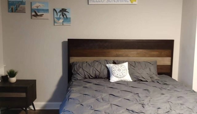 a sweet moder apt studio 10 minutes away from northwoods mall