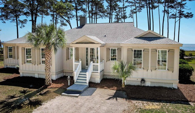 Angel Oak Cottage-5bdrm Luxury and Beachfront-4 Pass Golf Cart Included