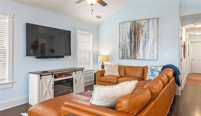 Avalon Tides: Pet-Friendly | Hot Tub | Tiki Bar in Kill Devil Hills