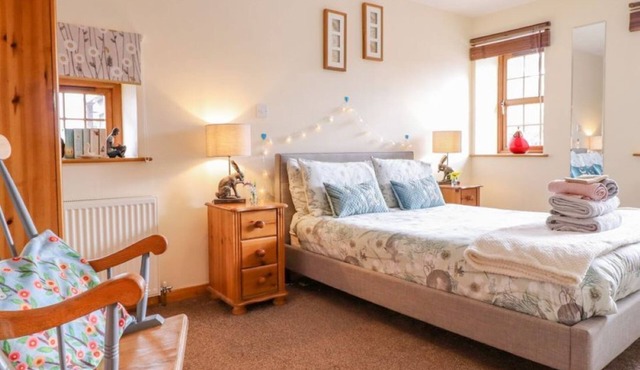 Barn Conversion at the Old Watermill - Snowdonia & Zip World around the corner. in Pentir