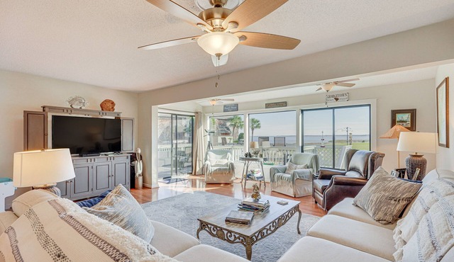 Bay-View Georgetown Getaway w/Community Beach!