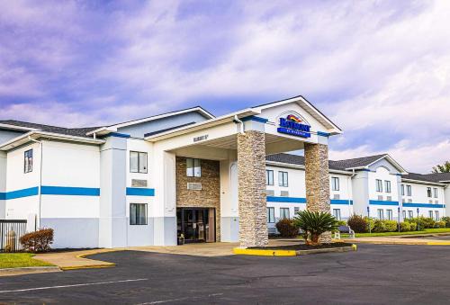 Baymont by Wyndham Port Wentworth in Port Wentworth