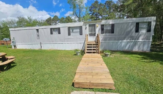 Beach bungalow, Entire guesthouse in Maple Hill, North Carolina. in Maple Hill
