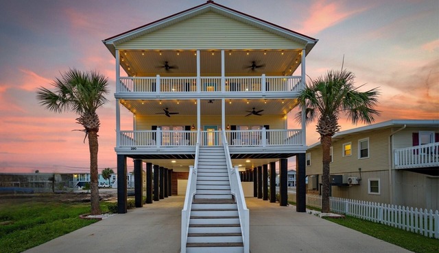Beach House · Heated Pool + Private Elevator