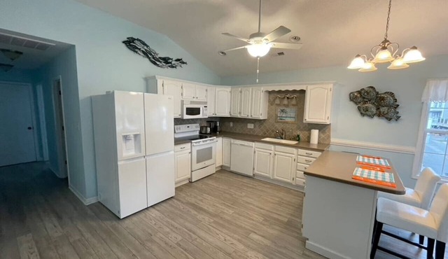 Beach House w/Elevator-Limo Golf Cart-Pet Friendly-Ocean Lakes