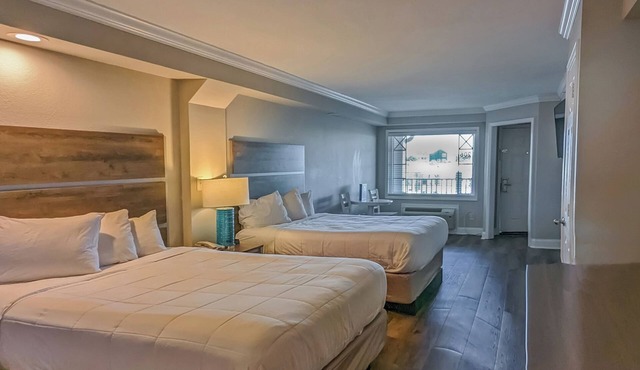 Beautiful 1 Bedroom Suite at the Beach! in Emerald Isle