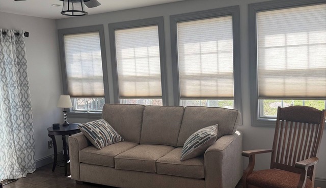 Beautiful 2 bedroom Quiet Getaway