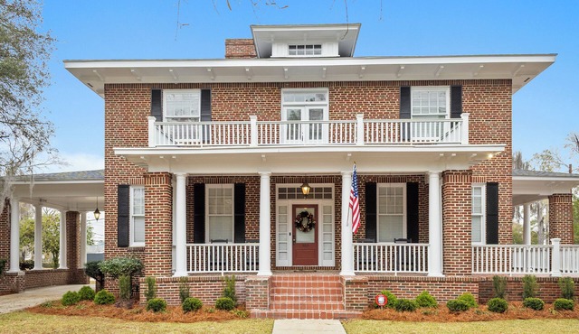Beautiful 5-bedroom home located in Historic Downtown Marion, SC